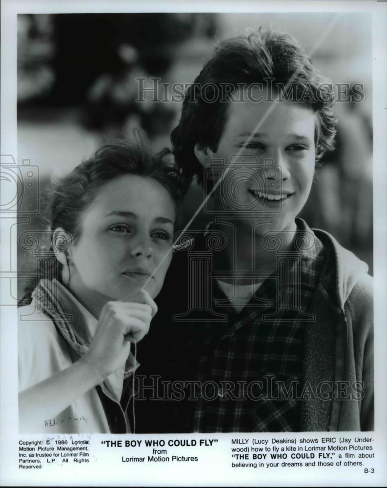 1986 Press Photo Lucy Deakins and Jay Underwood in The Boy Who Could Fly - Historic Images