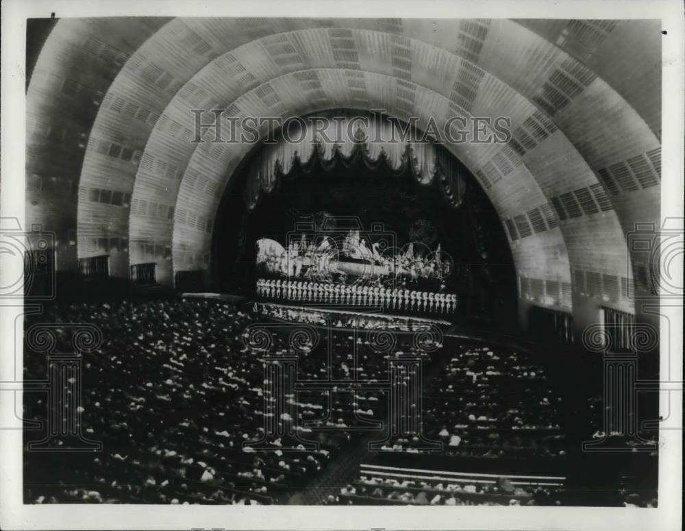 1983 Press Photo Rockettes Stage, Radio City Music Hall, New York - cva21642 - Historic Images