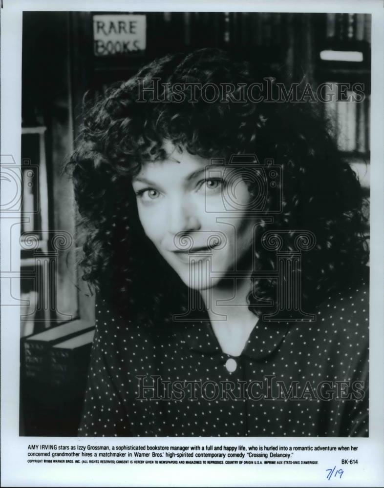 1992 Press Photo Army Irving stars as a bookstore manager in Crossing Delancey - Historic Images