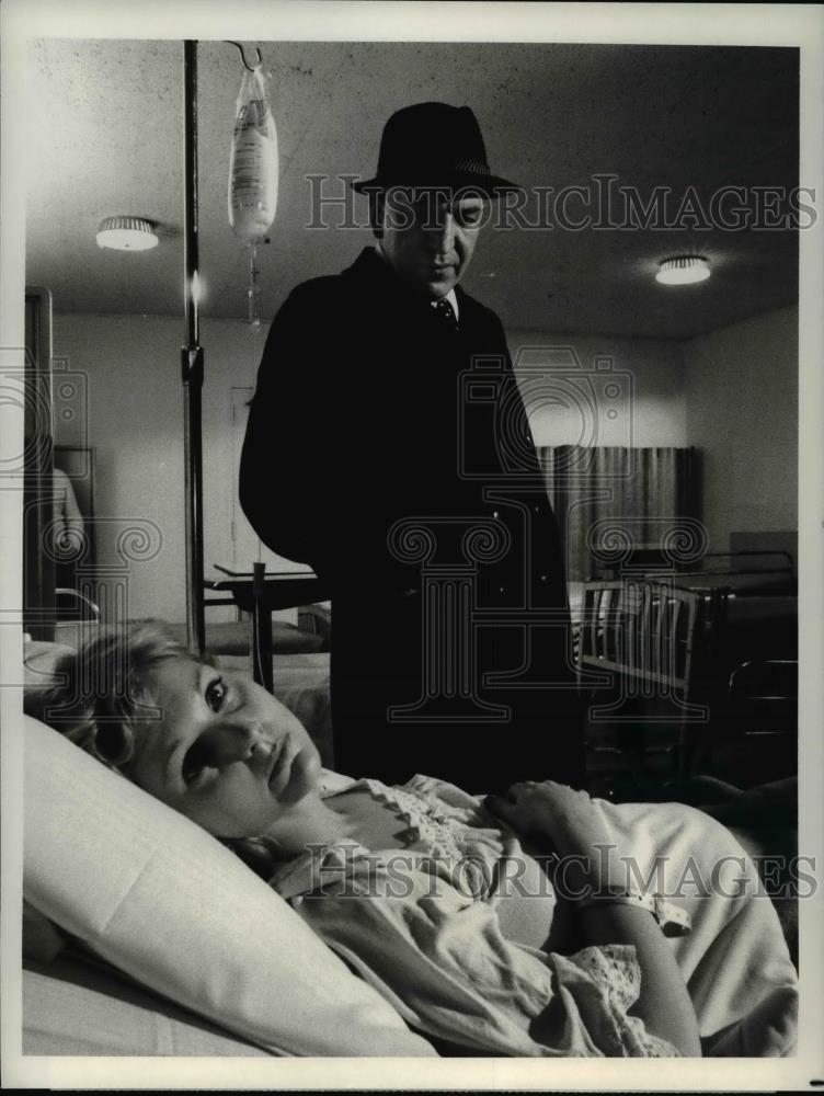 1977 Press Photo Telly Savalas & Carol Lynley in "Kojak" - cvp60162 - Historic Images