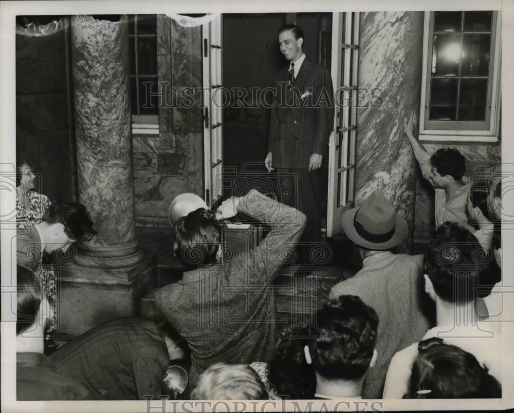 1938 Press Photo Franklin Roosevelt Jr 3rd Son of President After Birth of Son - Historic Images