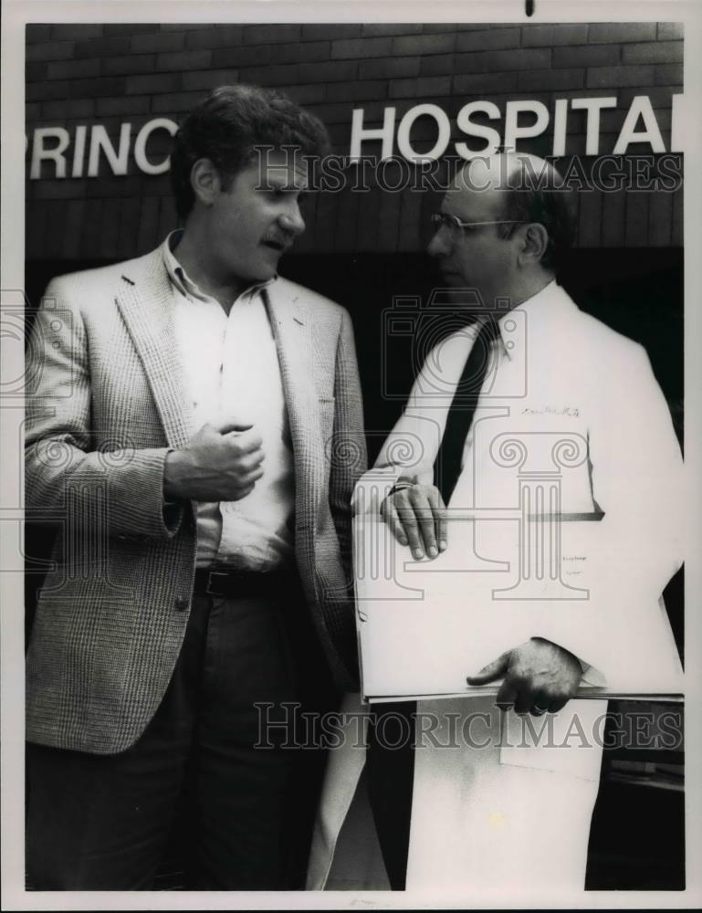 1990 Press Photo Richard Masur and George Wyner in Lifestories - cvp60251 - Historic Images