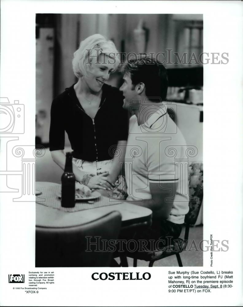 1998 Press Photo Sue Costello and Matt Mahoney in premiere episode of Costello - Historic Images