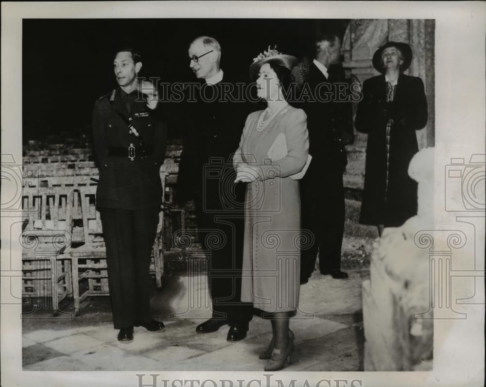 1941 Press Photo King George, Queen Elizabeth II Inspecting Westminster Abbey - Historic Images