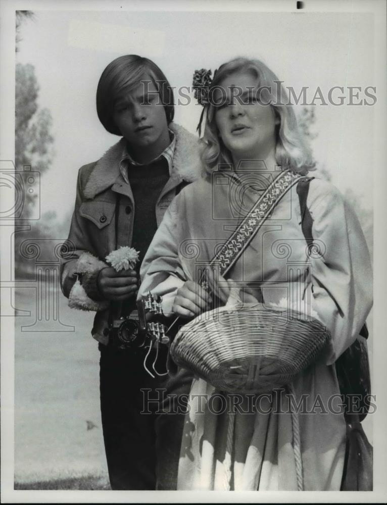 1977 Press Photo Lance Kerwin and Doney Oatman star in James at 15 - cvp60010 - Historic Images
