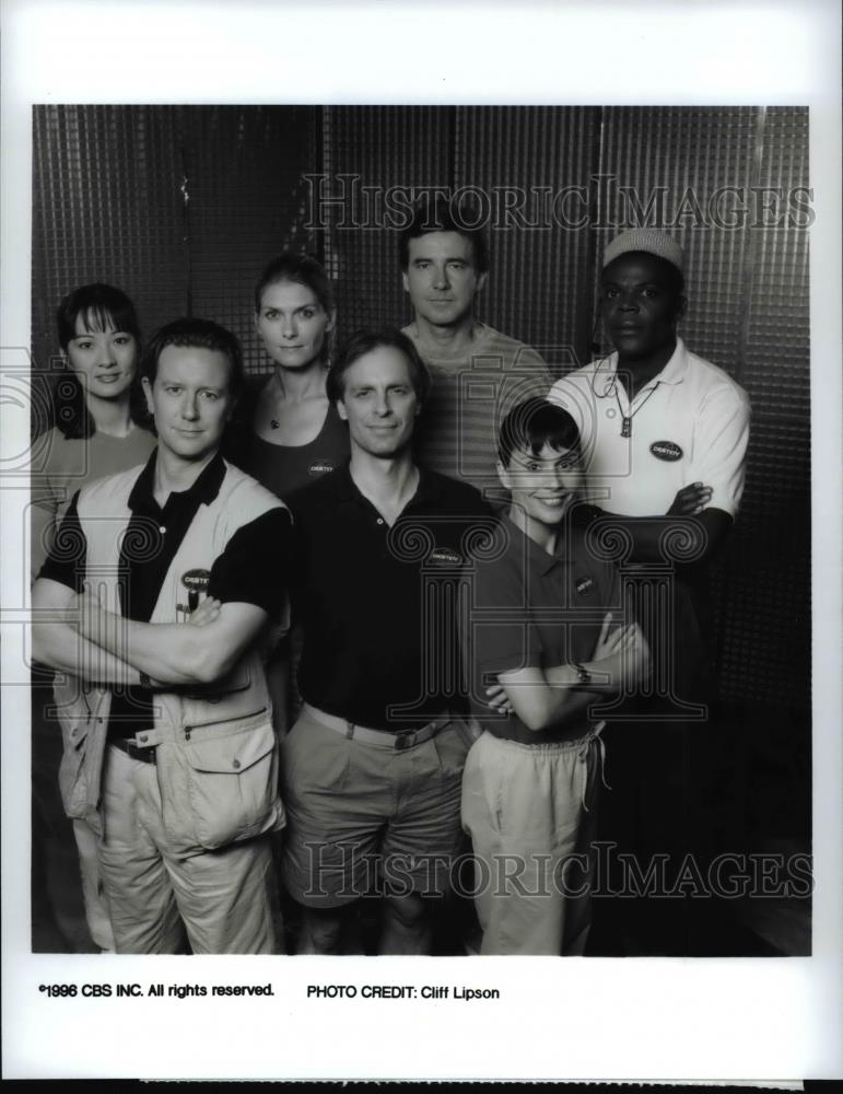 1996 Press Photo Keith Carradine & Judge Reinhold in Journey To Mars on CBS - Historic Images