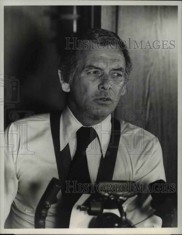 1976 Press Photo David Janssen in CBS "Mayday at 40,000 Feet" - cvp59993 - Historic Images