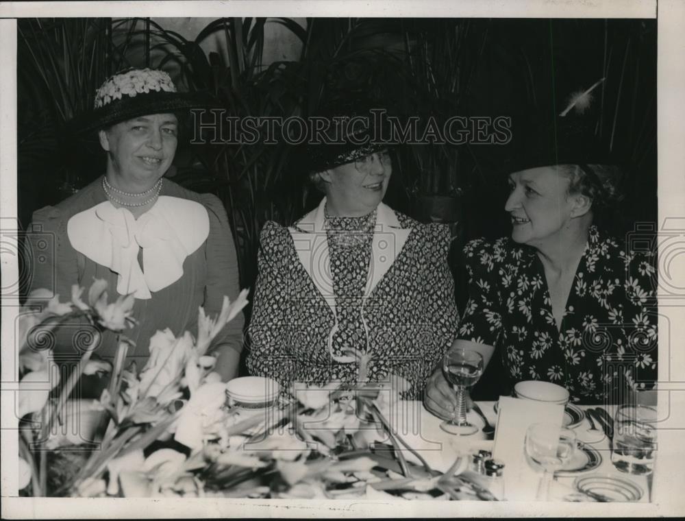 1939 Press Photo Eleanor Roosevelt at 75th Congress Club Luncheon - nef43323 - Historic Images