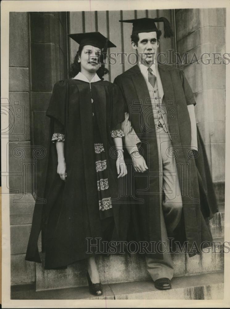 1943 Press Photo Aracelis Fernandez, Angel Quintero Receives MA Degrees, Chicago - Historic Images