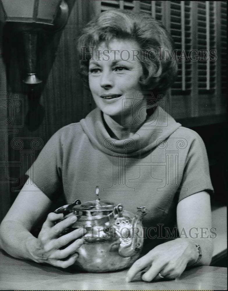 Press Photo Coleen Gray stars in the Days of Our Lives on NBC-TV - cvp59608 - Historic Images