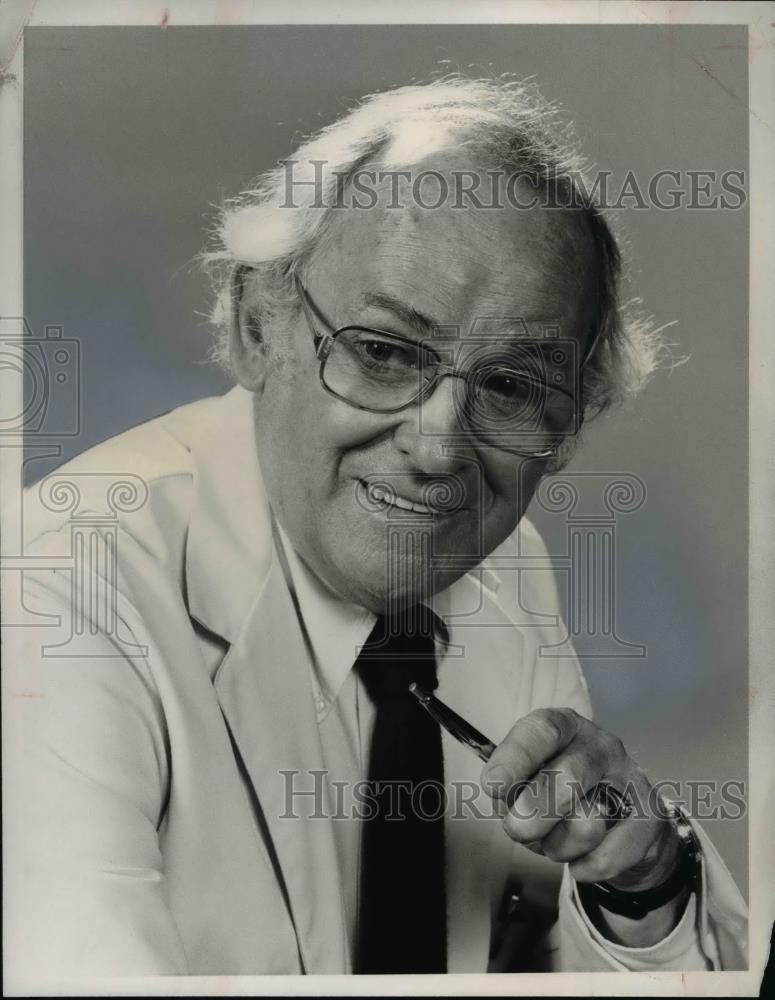 1975 Press Photo Barnard Hughes in DOC - cvp60072 - Historic Images