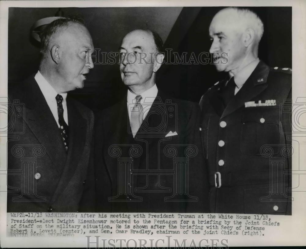 1952 Press Photo Dwight Eisenhower, Robert A. Lovett, Omar Bradley at Pentagon - Historic Images