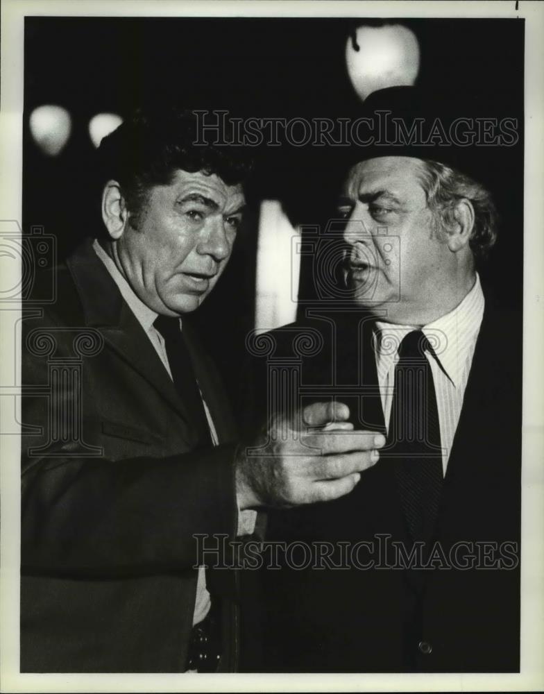 1979 Press Photo C. Akins as Sheriff Lobo in The Misadventures of Sheriff Lobo - Historic Images