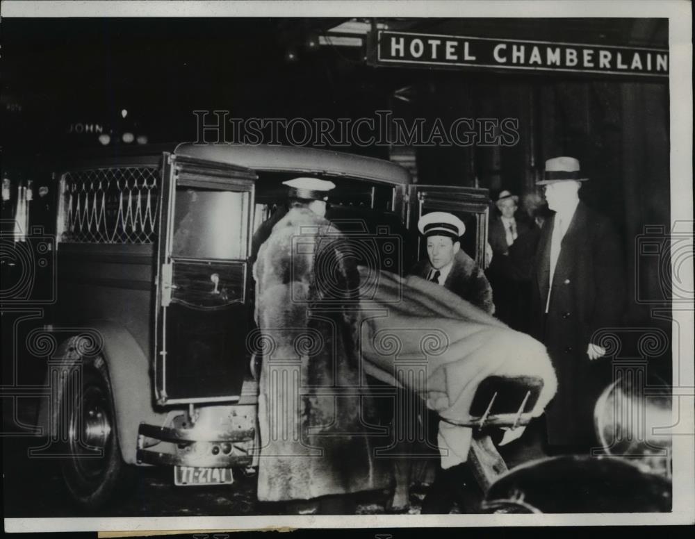 1933 Press Photo Rev, WA Sunday Rushed to Hotel Room After Bout with Indigestion - Historic Images