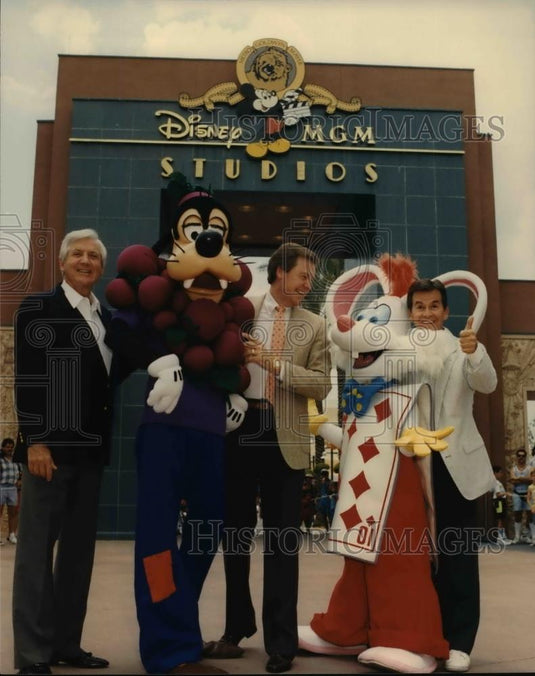 1990 Press Photo Monty Hall, Dick Clark & Bob Hilton launch Let's Make A Deal - Historic Images