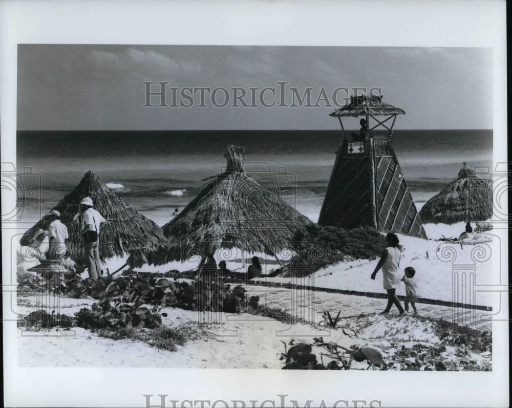 1976 Press Photo Public Recreation area in Playa Tortuga, Mexico - cva21168 - Historic Images