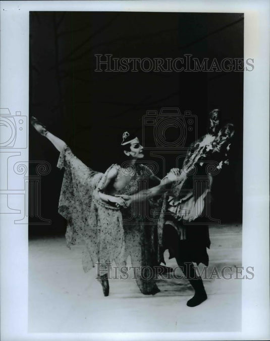 1989 Press Photo Titania and Bottom in "A Midsummer Night's Dream" - cvb15363 - Historic Images