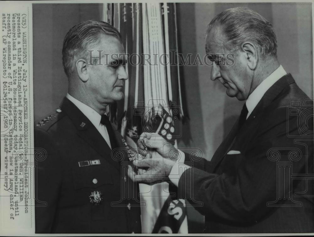 1968 Press Photo Gen William Westmoreland and Lyndon B Johnson - cvp75173 - Historic Images