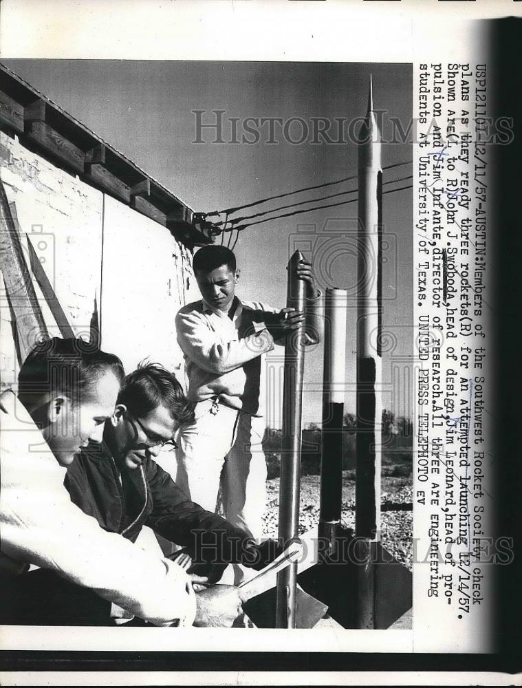 1957 Press Photo Southwest Rocket Society,John Swoboda, Jim Leonard,Jim Infante - Historic Images