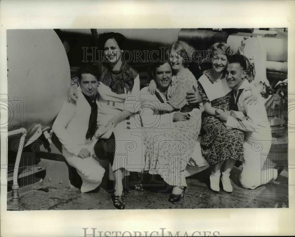 1934 Press Photo three sailors with the new wives at the New Orleans port - Historic Images