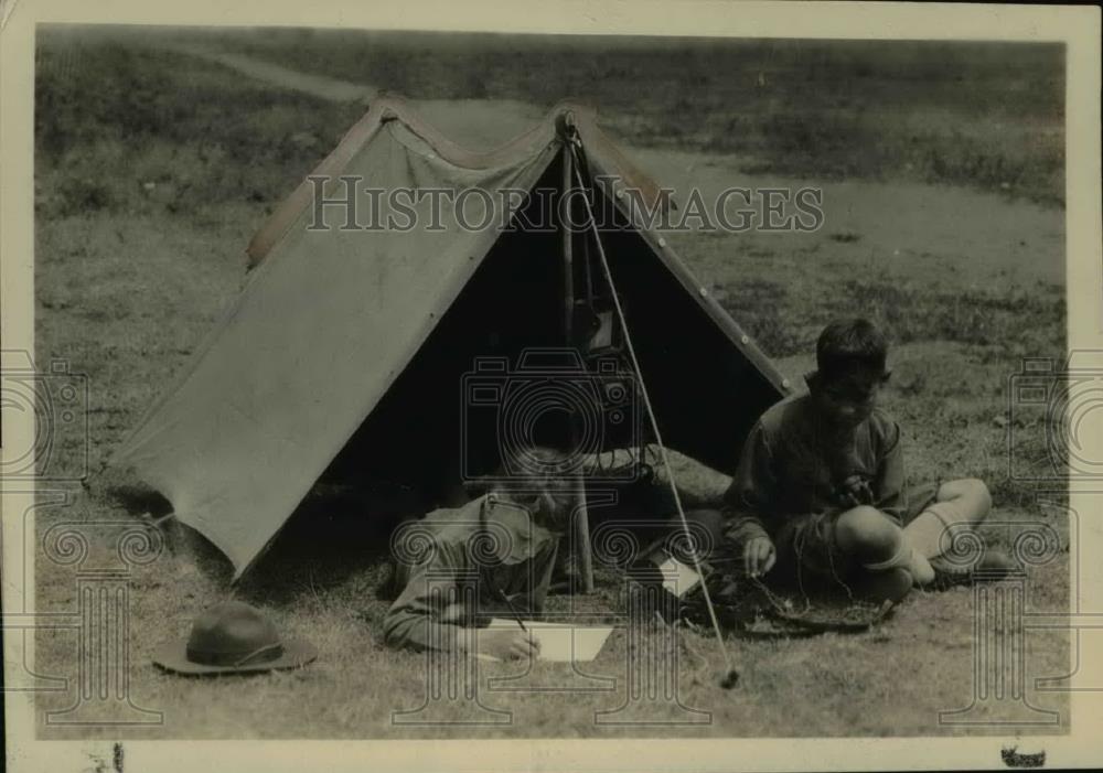 1922 Press Photo Woodcrafters&#39; Field station set up in &quot;pup&quot; tent. - nef34210 - Historic Images