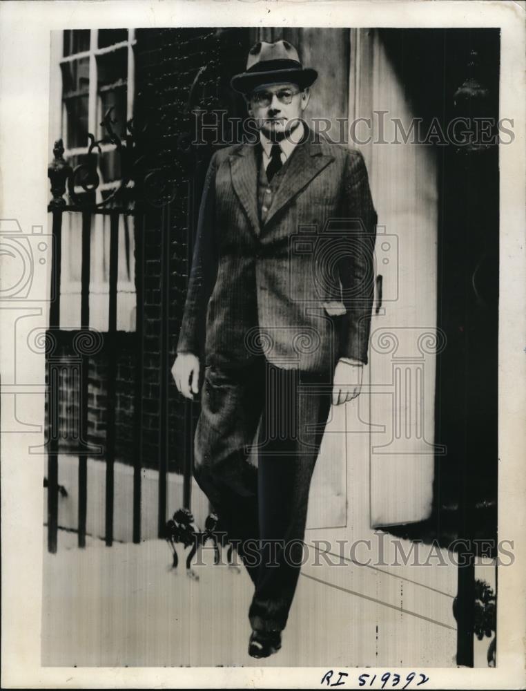 1939 Press Photo Theodore kordt Leaving No. 10 downing Street, London - Historic Images