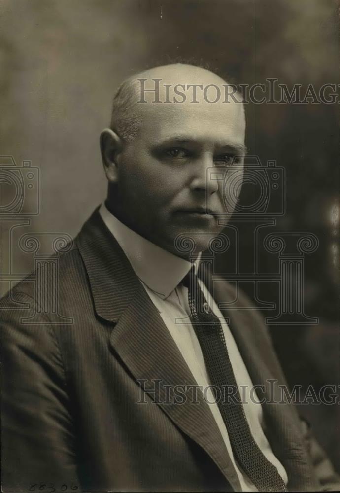 1928 Press Photo Edward Voigt Theloygan - nef38251 - Historic Images