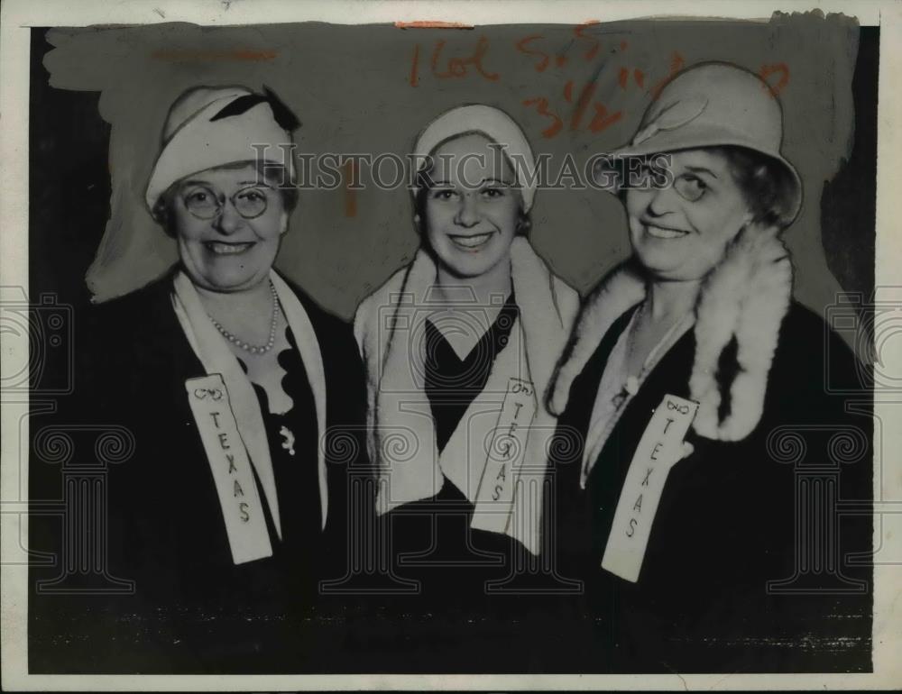 1932 Press Photo Mrs Claude de Van Stalls, Mrs Jolde Archibald, Lillian Stalls - Historic Images