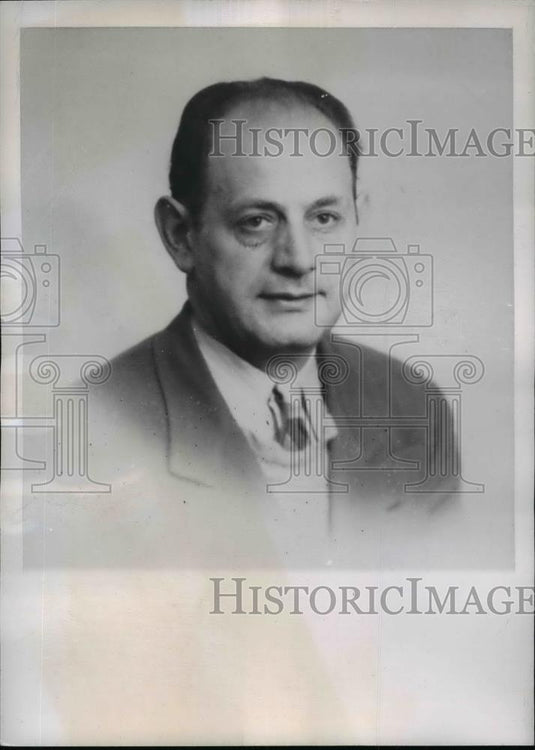 1946 Press Photo Joseph De Santeb Violinist Sacrifice Life to Save Dorothy Arden - Historic Images