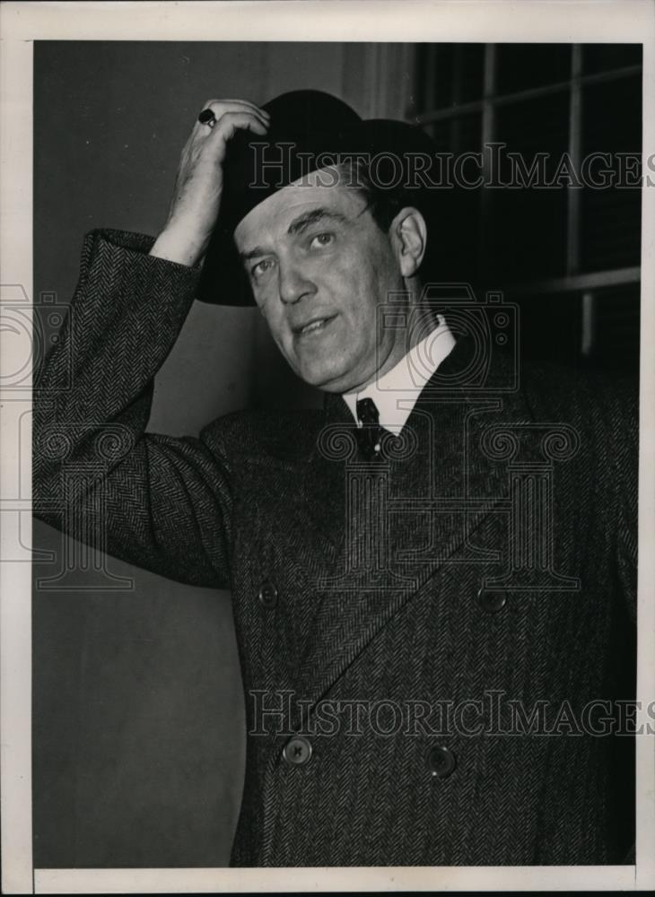 1939 Press Photo Hjalmar Procope gives President Roosevelt a message of thanks - Historic Images