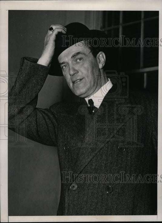 1939 Press Photo Hjalmar Procope gives President Roosevelt a message of thanks - Historic Images