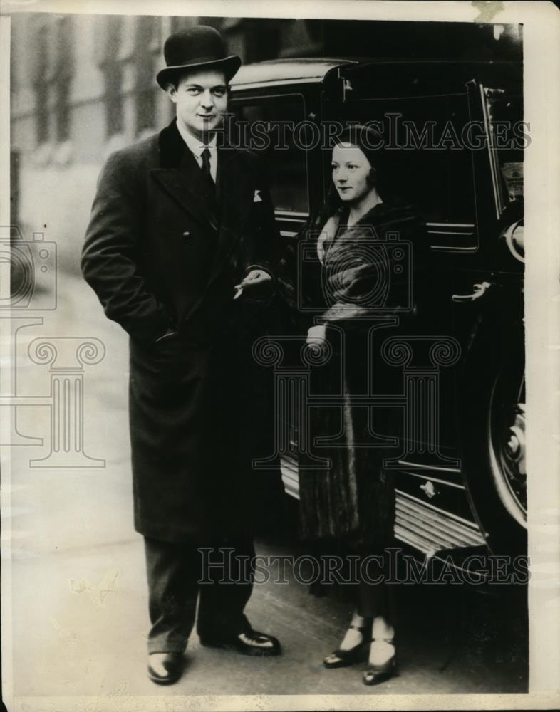 1930 Press Photo Frances Kier, Baron Jean Pellenac announce engagement - Historic Images