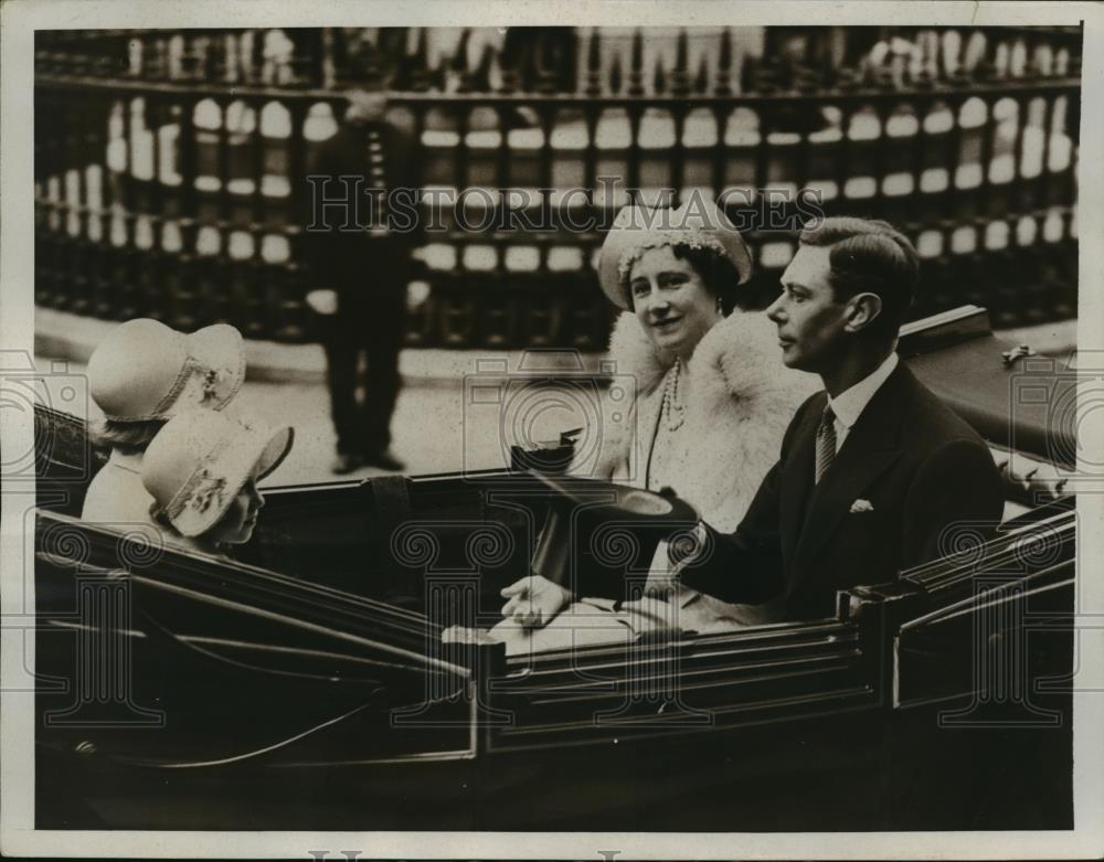 1937 Press Photo King George, Queen Elizabeth Leaving Thanksgiving Day Service - Historic Images