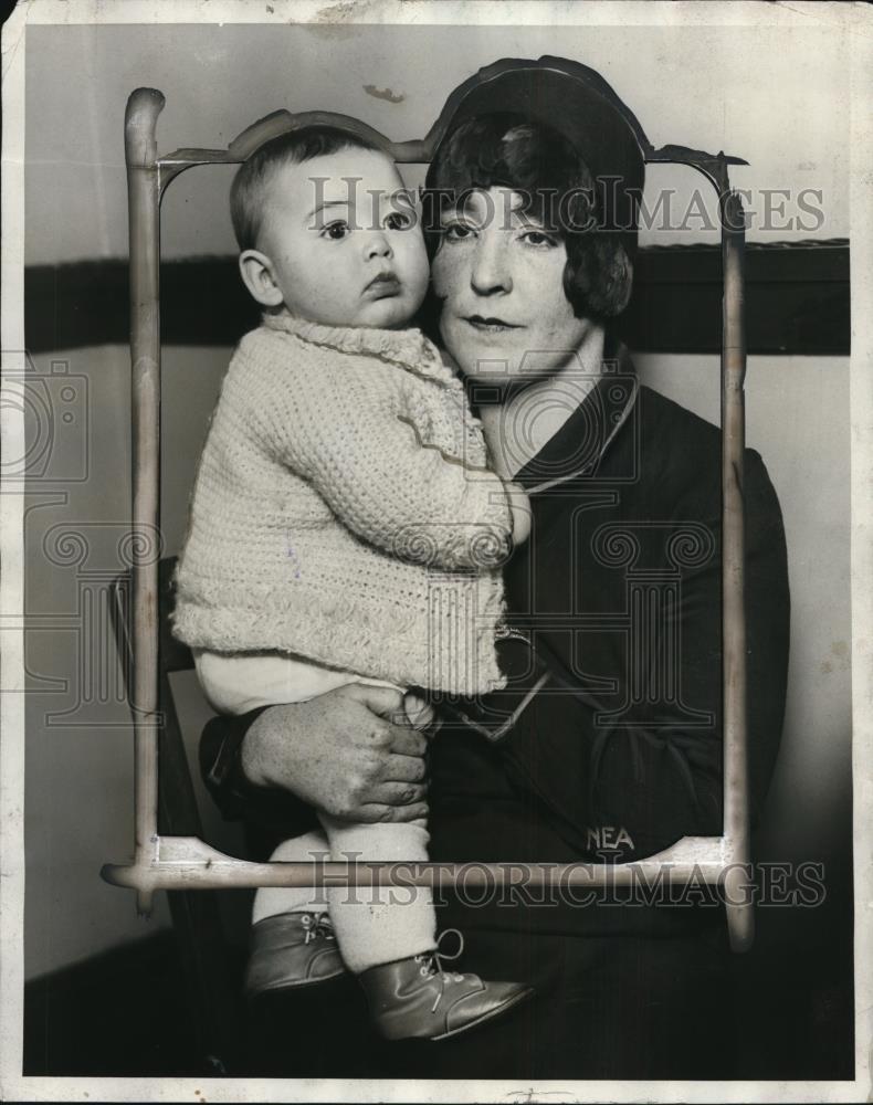 1928 Press Photo Helen Morrissey with her baby  - nef52560 - Historic Images