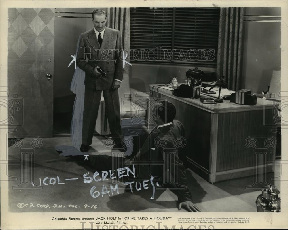 1938 Press Photo Actor Jack Holt in "Crime Takes a Holiday" Columbia Pictures - Historic Images