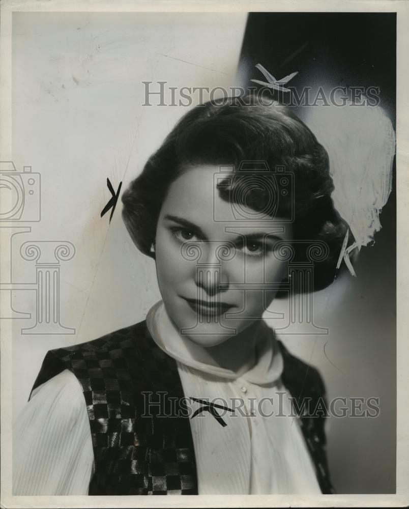 1954 Press Photo Jacqueline Holt, Actress - nef58504 - Historic Images