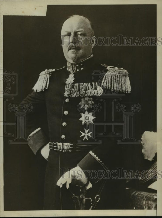 1930 Press Photo Prince Henri of Netherlands in Admiral Uniform - nef58618 - Historic Images