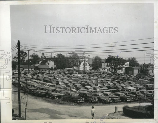 1945 Press Photo Cars parked away from vicinity of Jamaica Race Track - Historic Images