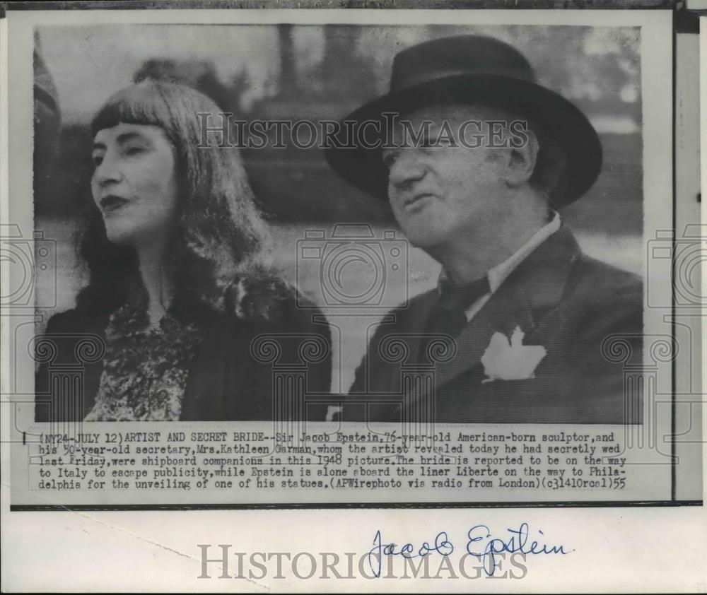 1955 Wire Photo American born Sculptor, Sir Jacob Epstein and his secret wife - Historic Images