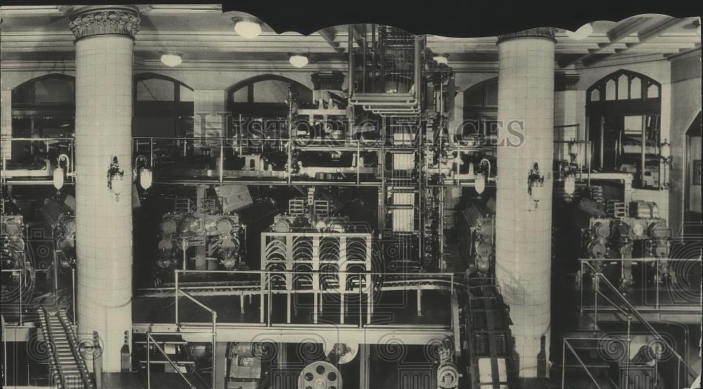 1933 Press Photo Newspaper SR Mechanical Department Press Room - spx12401 - Historic Images