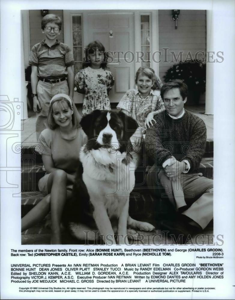1992 Press Photo Bonnie Hunt & Charles Grodin stars in Beethoven - cvp59300 - Historic Images