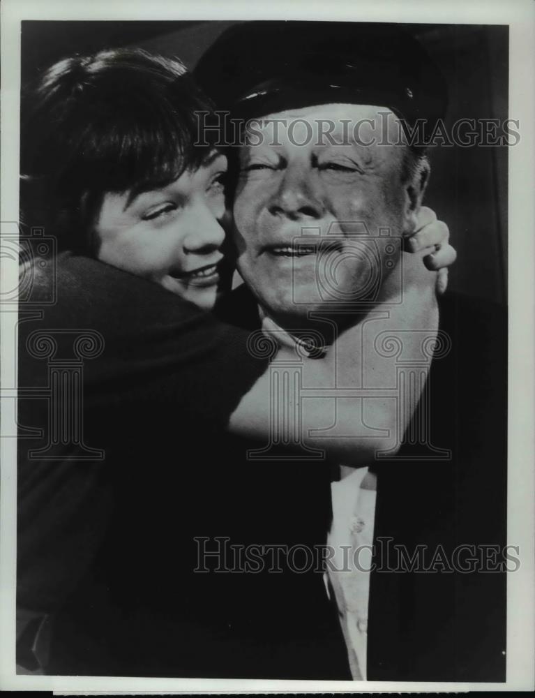 1967 Press Photo Shirley MacLaine and Edmund Gwenn in The Trouble with Harry - Historic Images