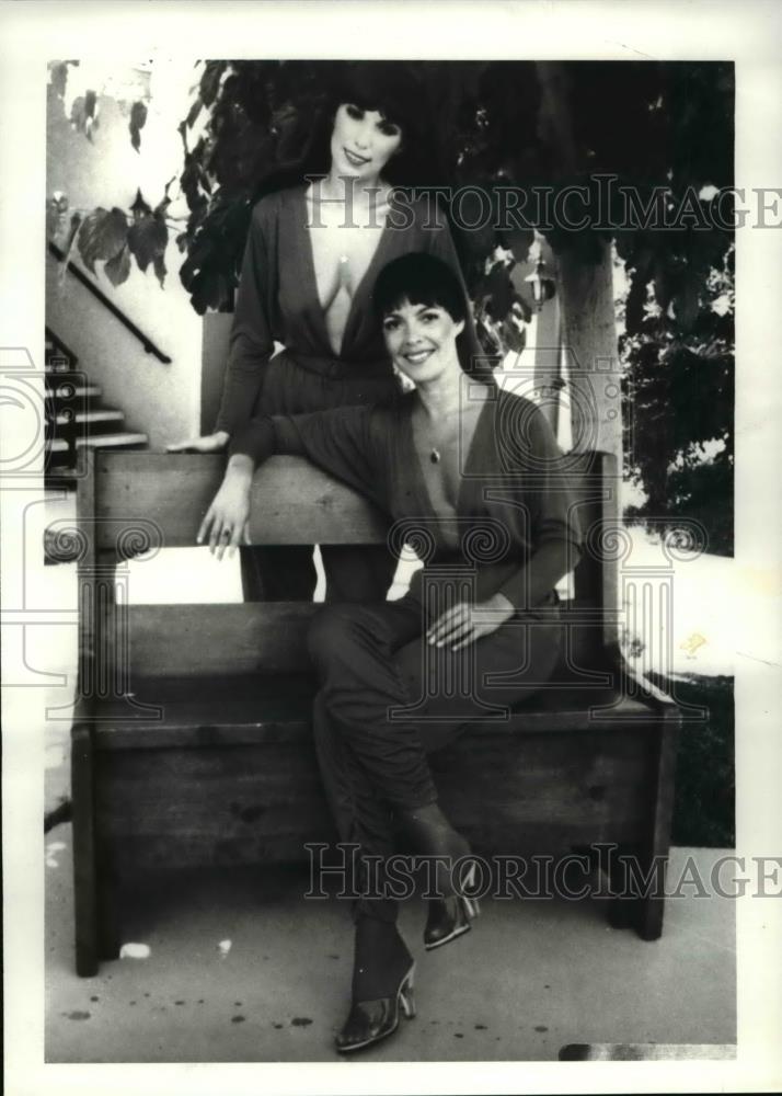 1981 Press Photo Geri and Cathy with TNT - cvp60101 - Historic Images