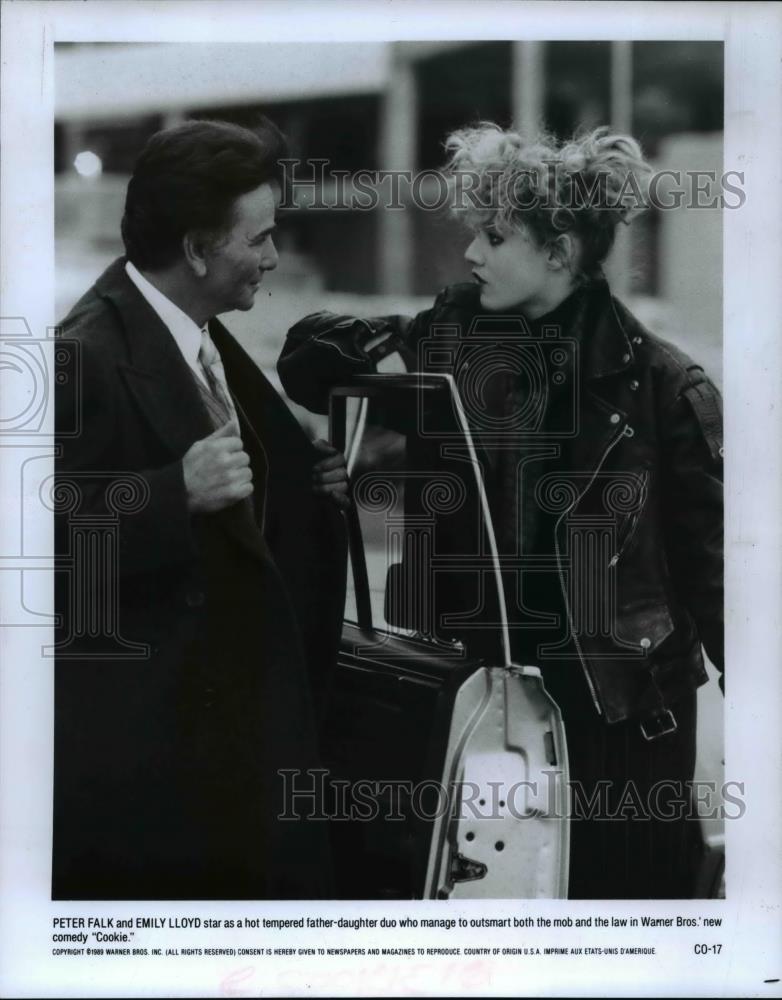 1989 Press Photo Peter Falk and Emily Lloyd star in a comedy film, Cookie - Historic Images