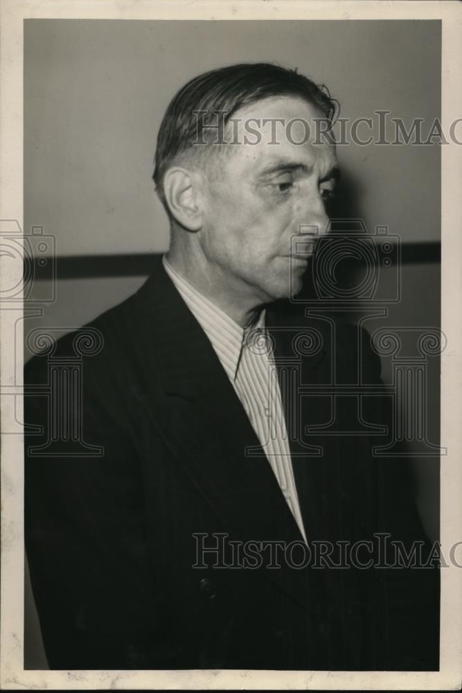 1944 Press Photo Kenneth Long, Questioned in Murder of Ex-Wife Jean, Detroit - Historic Images