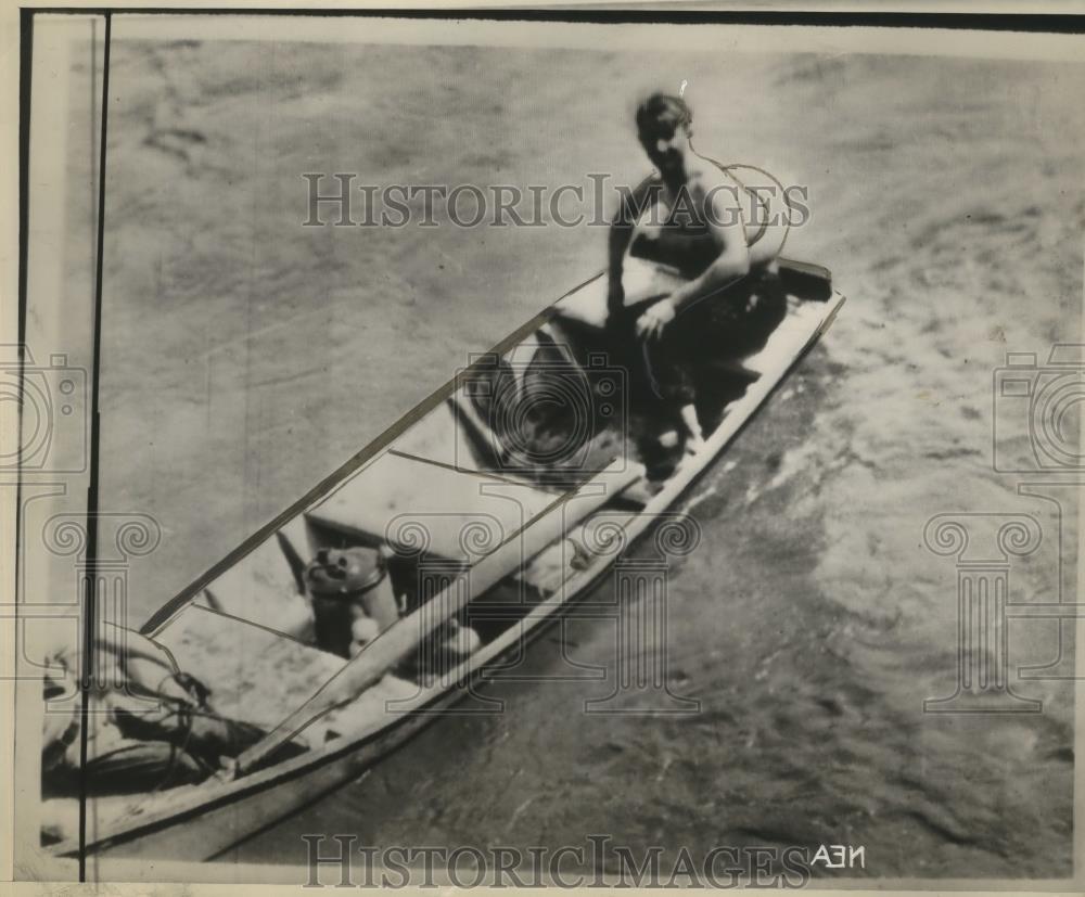 1929 Press Photo Unknown Boy in Canoe at Flood Scene at Elba Georgia - nef56899 - Historic Images