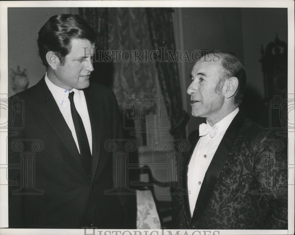 1969 Press Photo Senator Ted Kennedy and Erich Leinsdorf - nef57089 - Historic Images