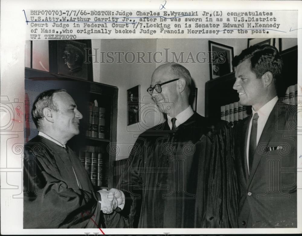 1966 Press Photo Judge Charles Wzyzanski Jr, US Atty Gen Arthur Garrity Jr - Historic Images