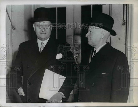 1944 Press Photo Dr Don Adrian Escobar Argentine Amb to US & George Summerlin - Historic Images