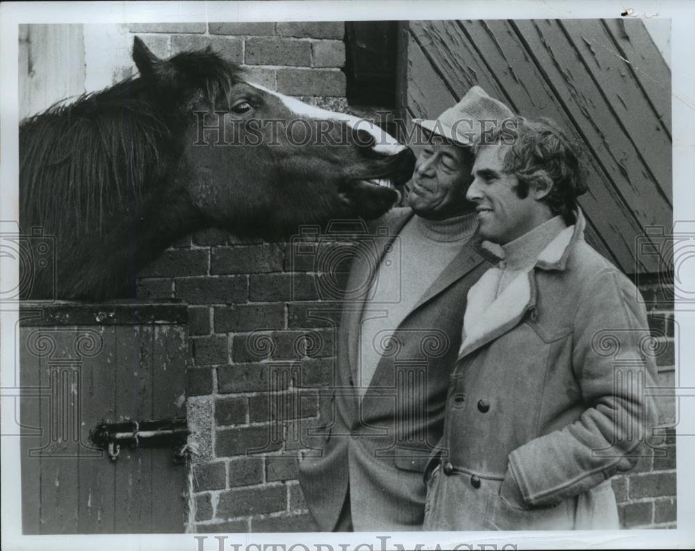 1982 Press Photo Rex Harrison and Burt Bacharach with Horse - nef58120 - Historic Images